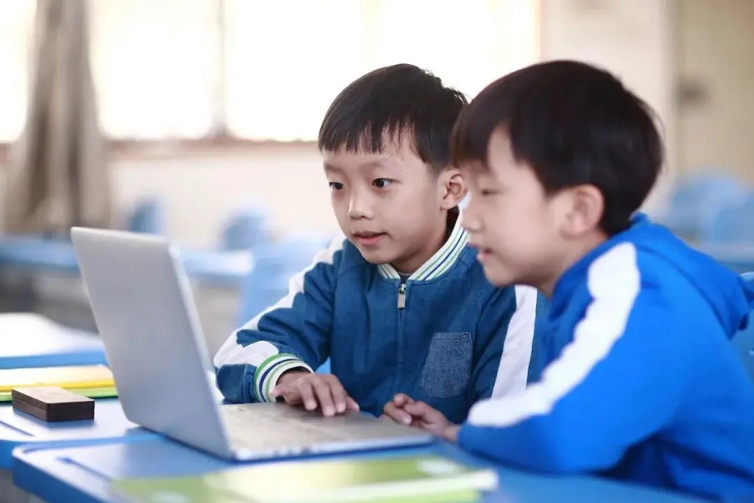 為什么越來越多人選擇在線教育？
