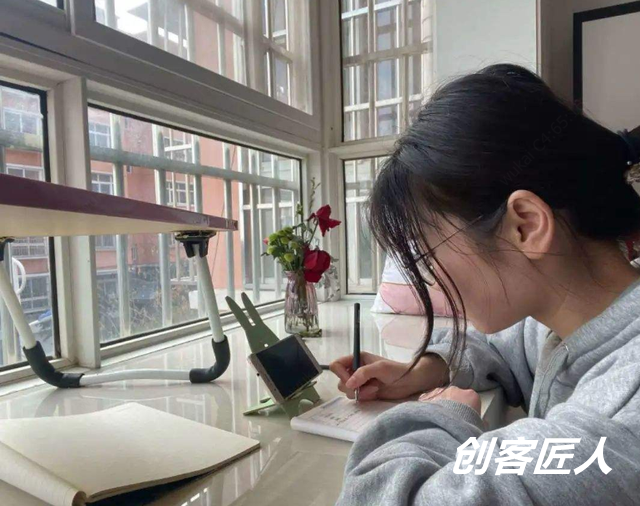 網(wǎng)課的優(yōu)點(diǎn)和缺點(diǎn)有哪些？