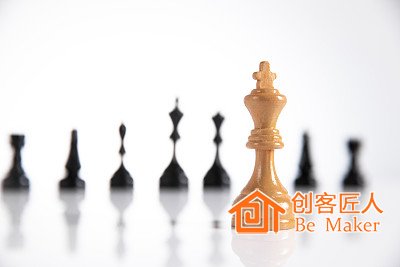 脫穎而出，只差一個名字的距離